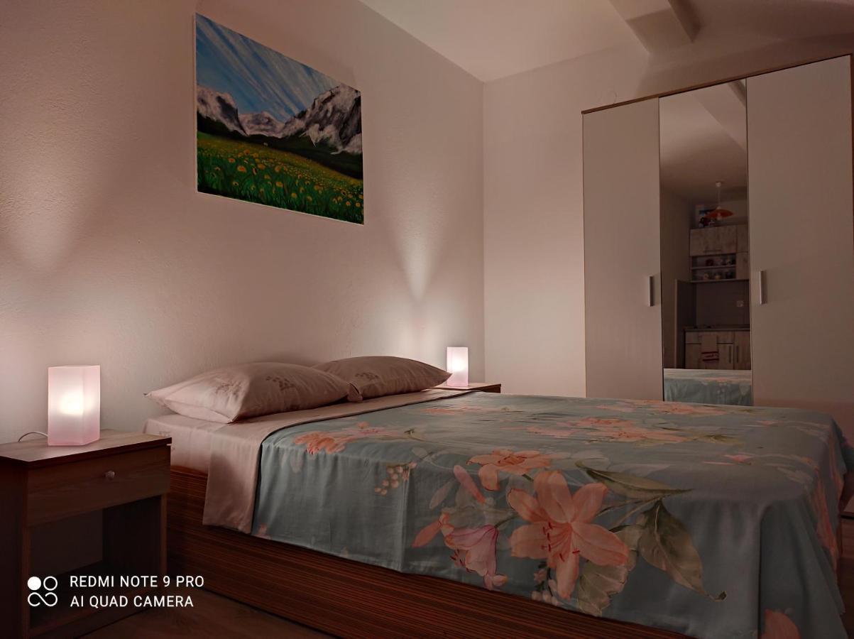 Apartments Papan Petrovac Exterior foto